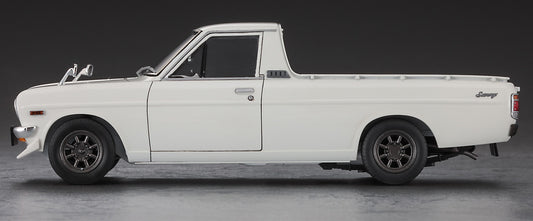 Nissan Sunny Truck w/Chin Spoiler 1:24 Scale